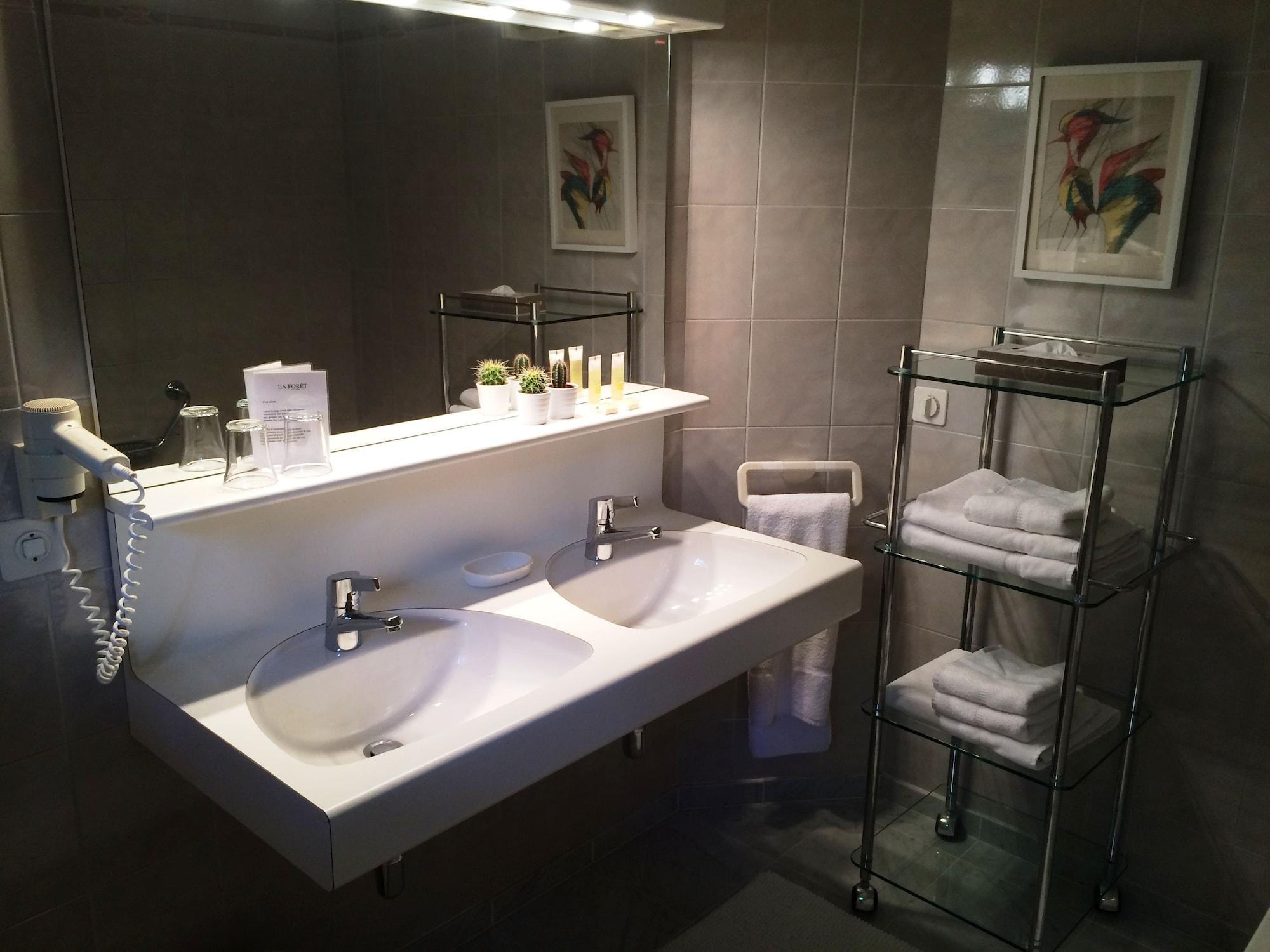 De La Foret Hotel 3*