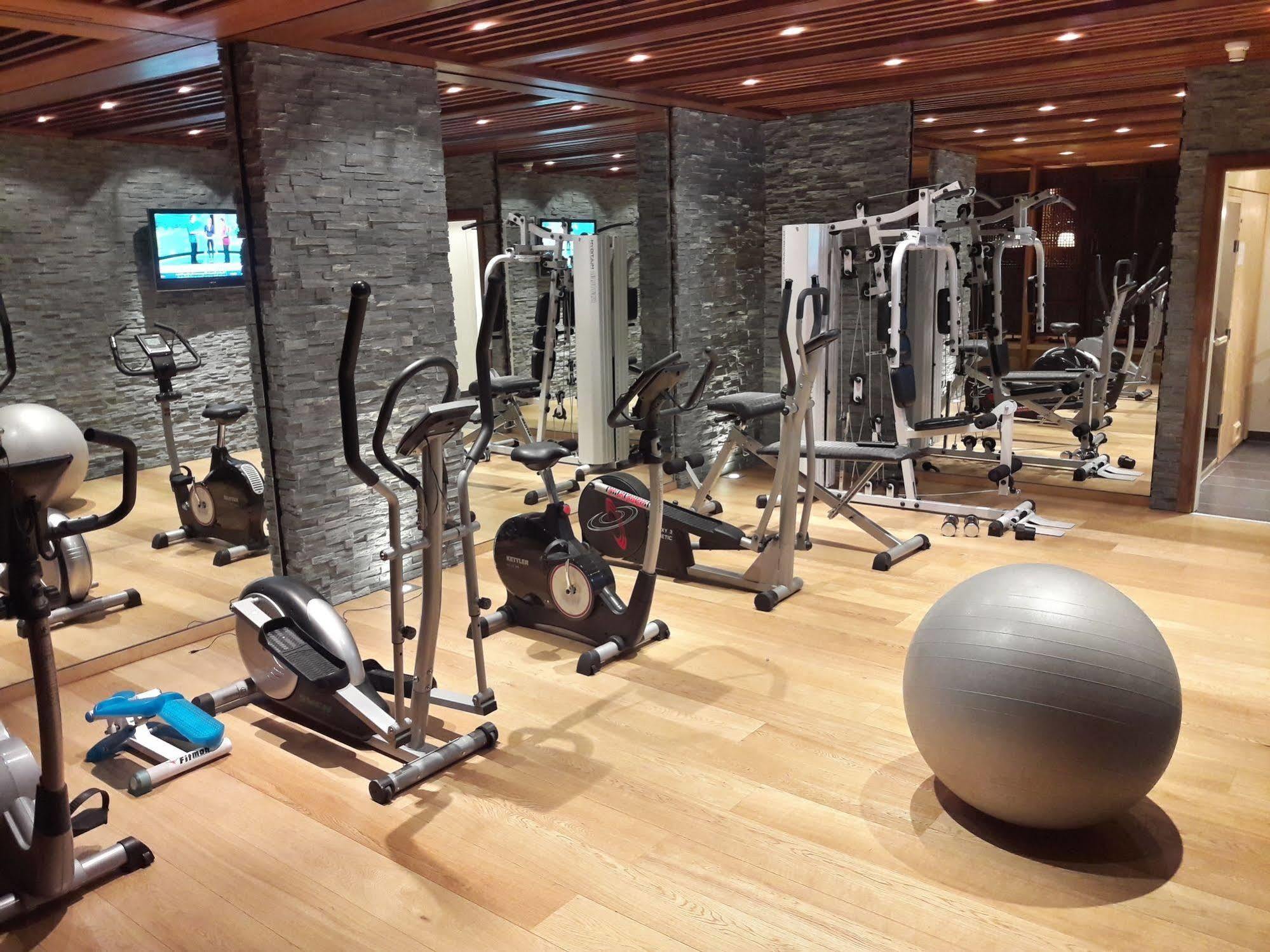 Hotel De La Foret 3*